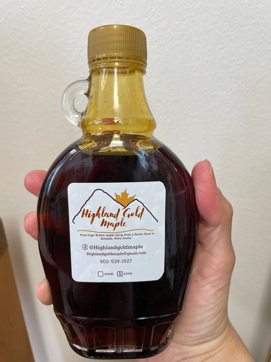 Highland Gold Maple Syrup - 250ml AKA "Mighty Maple Size"